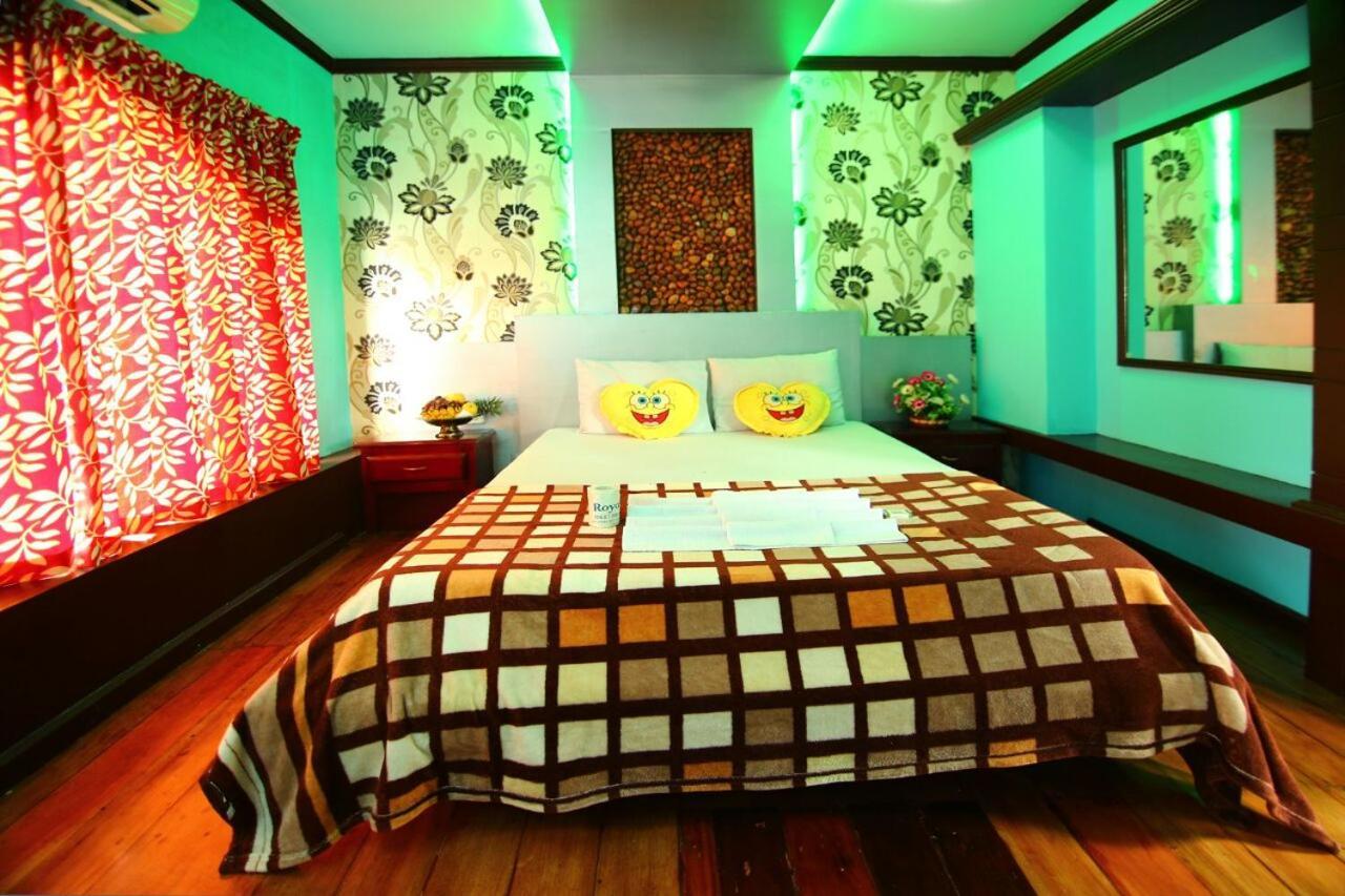 Marari Houseboat Hotel Марарикулам Екстериор снимка