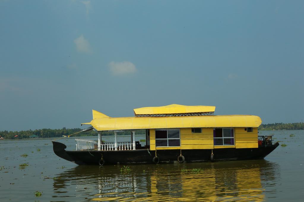 Marari Houseboat Hotel Марарикулам Екстериор снимка