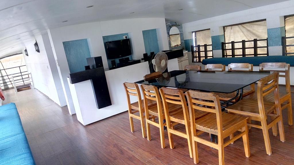 Marari Houseboat Hotel Марарикулам Екстериор снимка